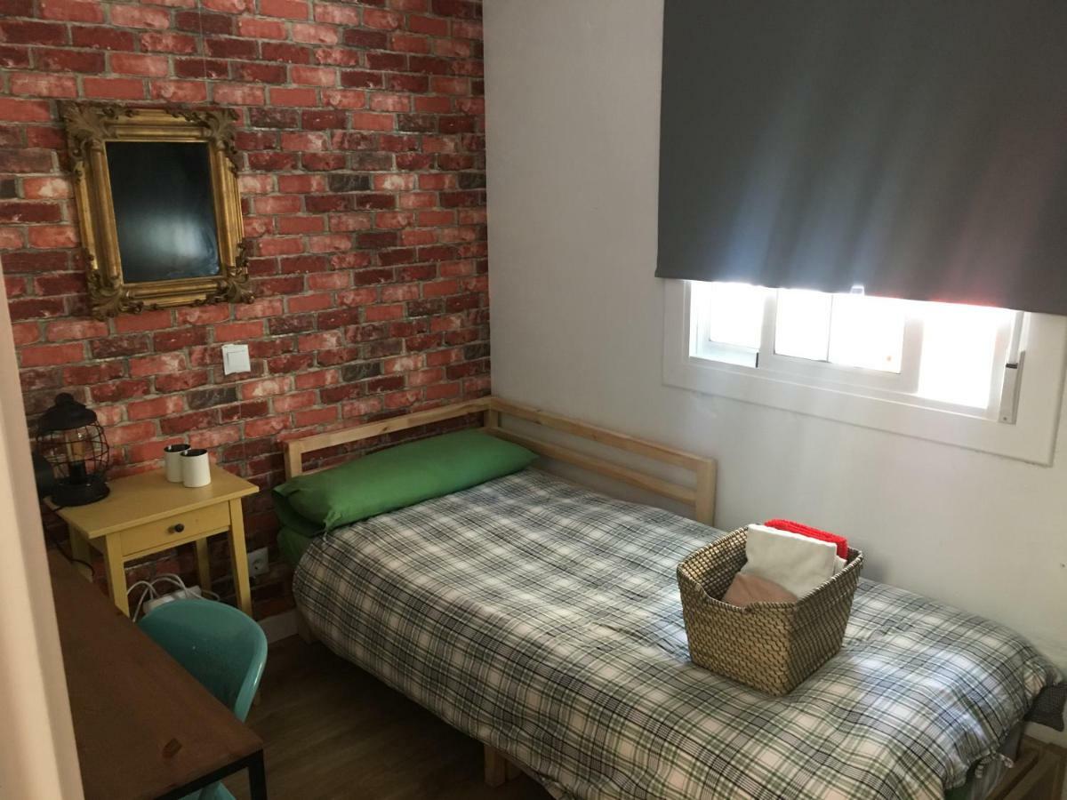 Practical Room: Barcelona-Fira-Airport Оспиталет де Лобрегат Екстериор снимка