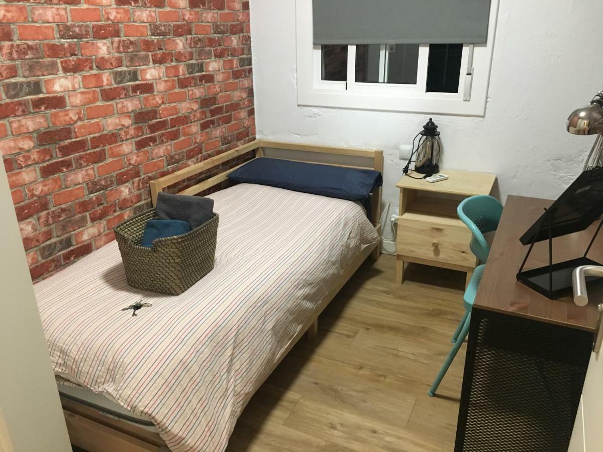 Practical Room: Barcelona-Fira-Airport Оспиталет де Лобрегат Екстериор снимка