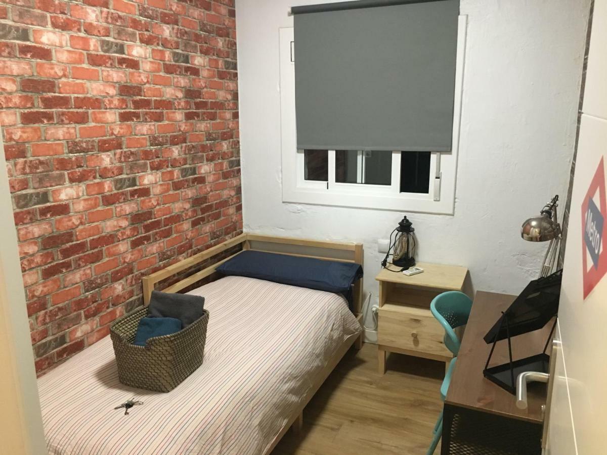 Practical Room: Barcelona-Fira-Airport Оспиталет де Лобрегат Екстериор снимка